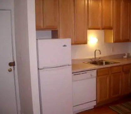 exterior with trees at 5250 N Sheridan Apartments in Chicago