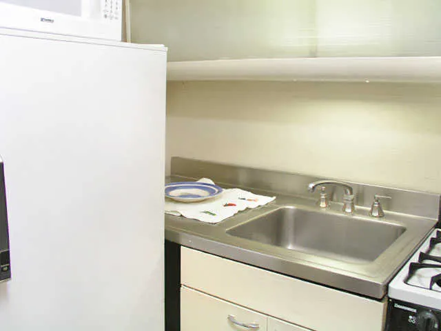 vintage exterior of Canterbury Court Apartments in the Gold Coast Chicago