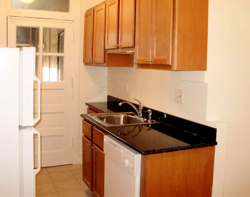 4241-4247 N Hermitage Apartments