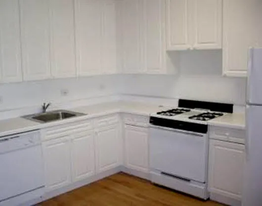 3955 North Lamon Apartments