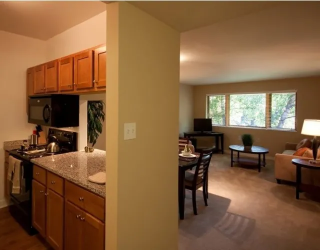 Oak Park City Apartments