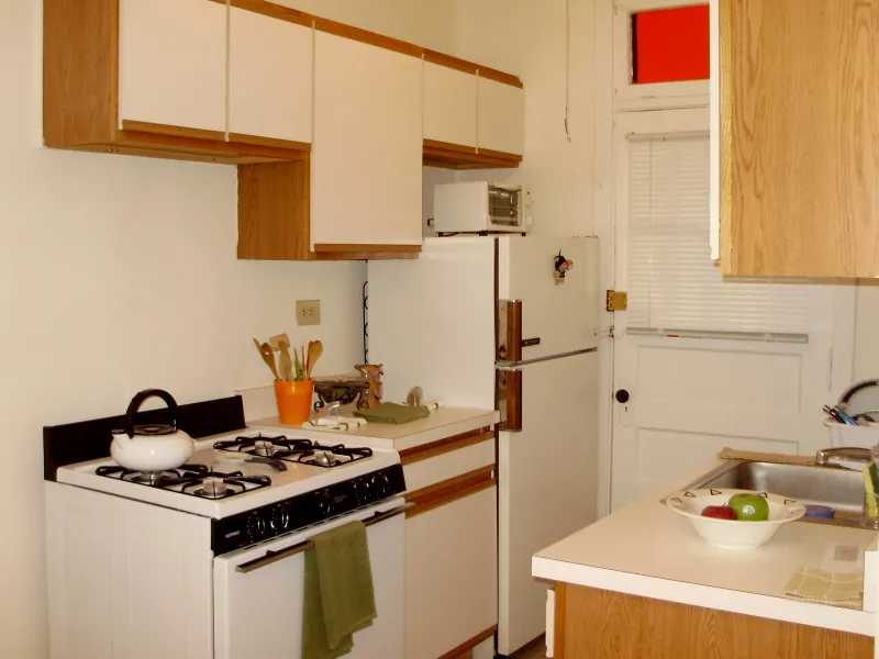 4241-4247 N Hermitage Apartments