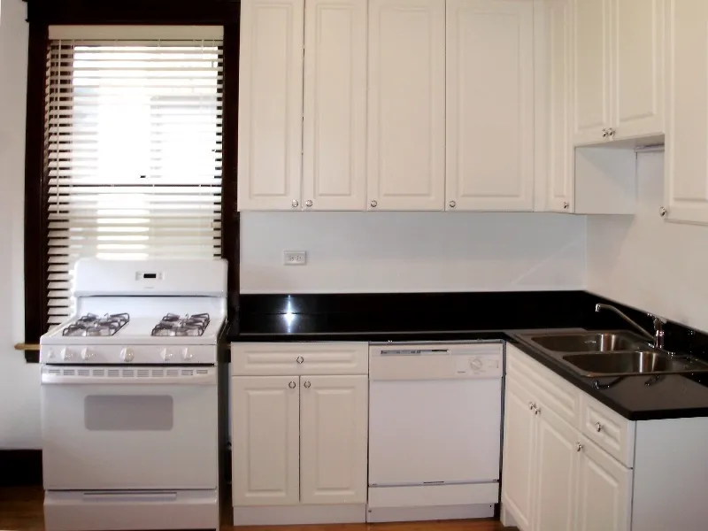 2440-2442 North Racine Apartments