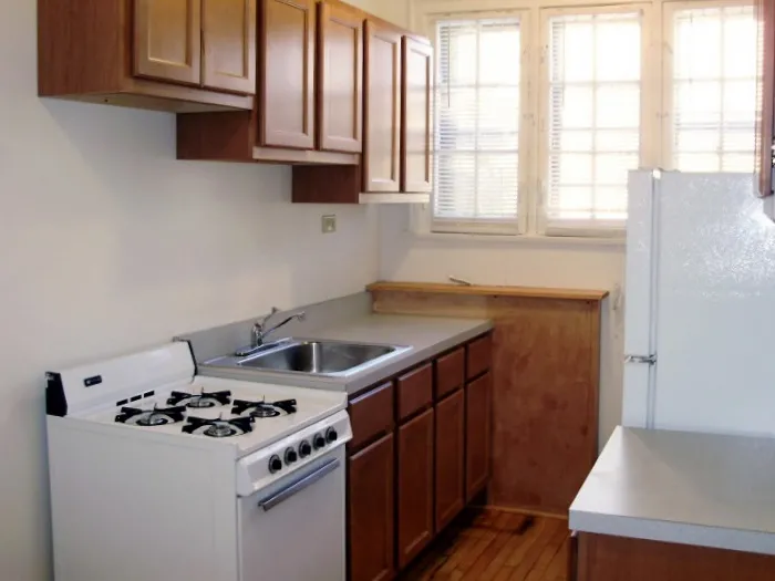 4715-4723 N Winchester Apartments