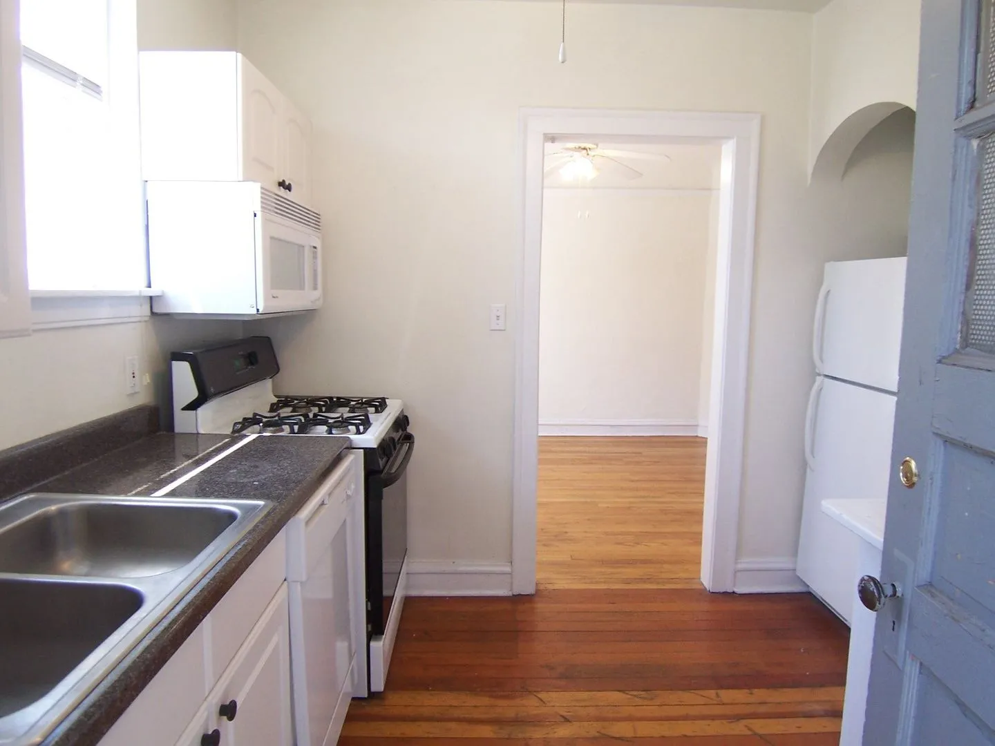 3643-45 N Greenview Apartments