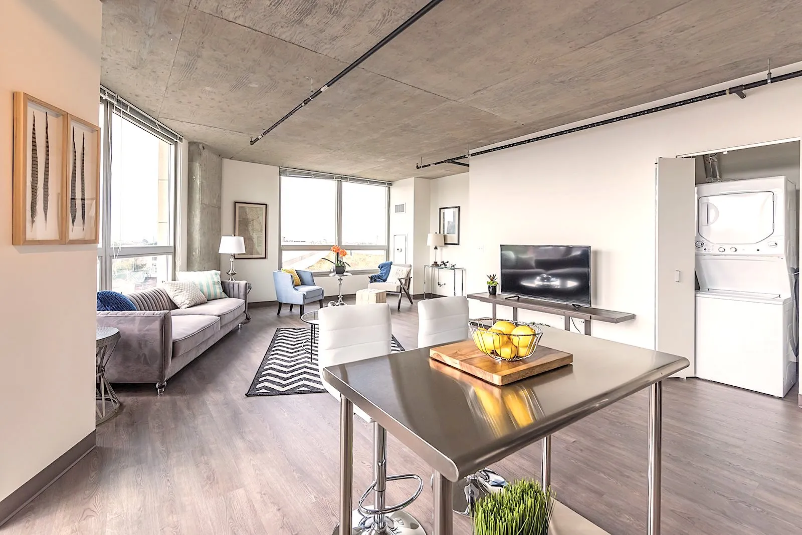 Lakeview 3200 Apartments