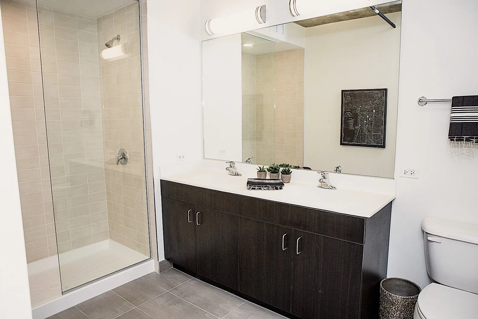 Lakeview 3200 Apartments