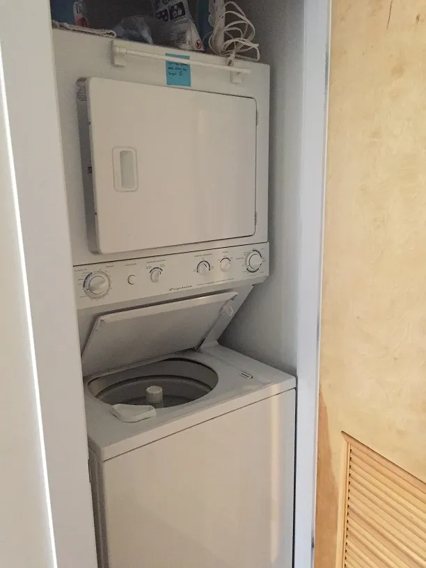 light brown brick exterior of 2401 N Clybourn Apartments