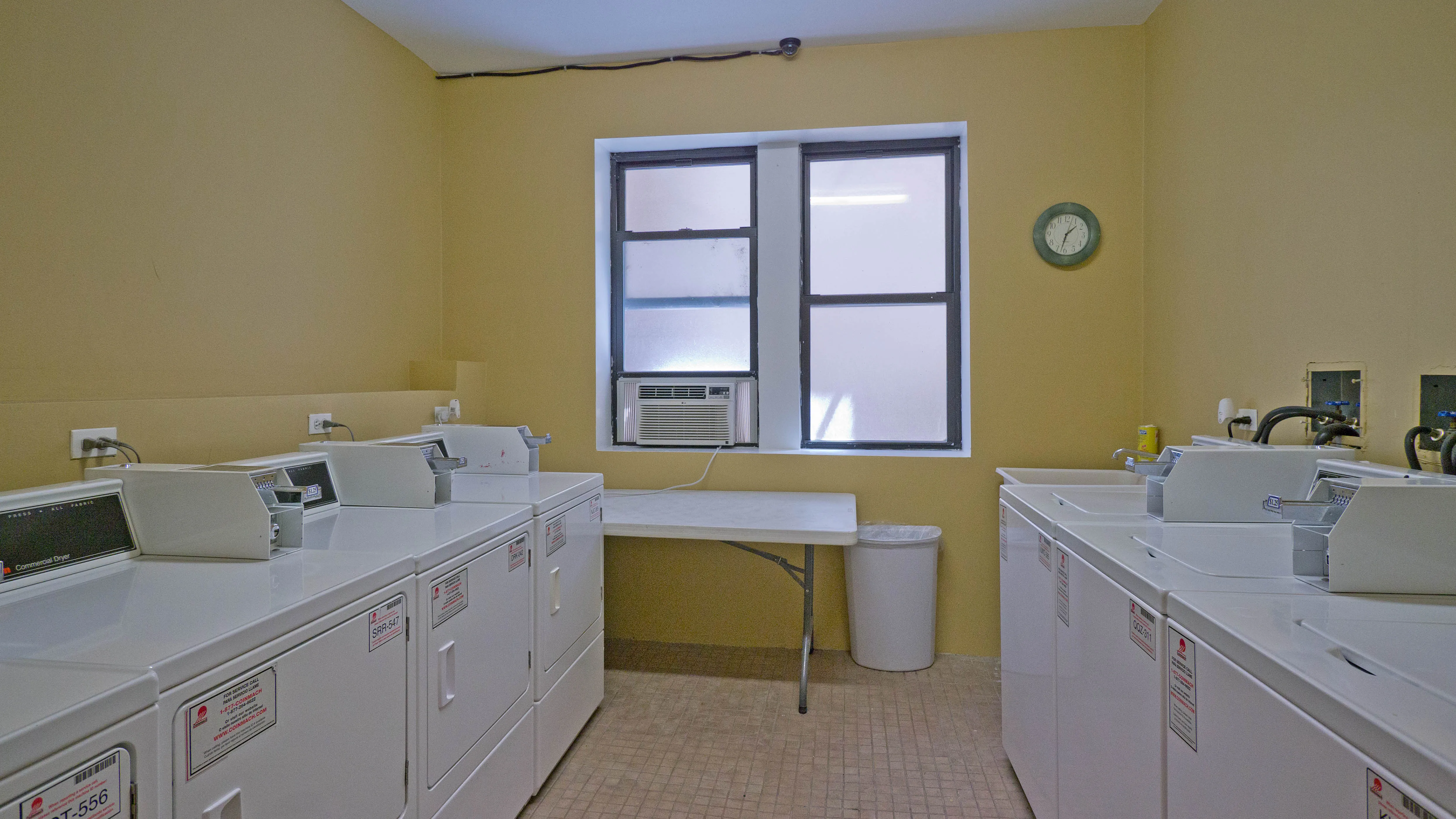 furnished living room apt 601 at 1939 N Lincoln Apartments in Lincoln Park 