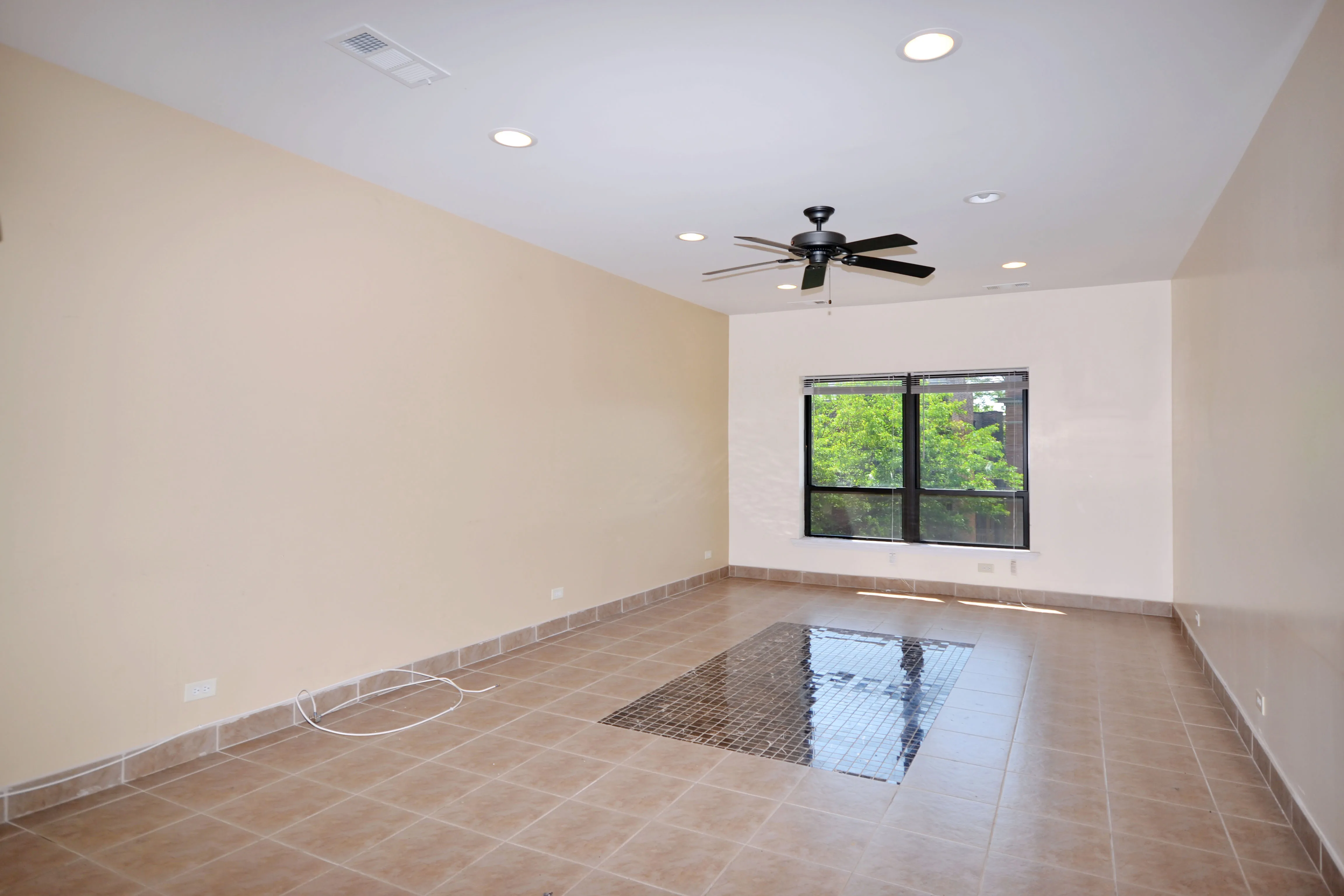 940 W WINDSOR AVE 60640-unit#3-Chicago-IL