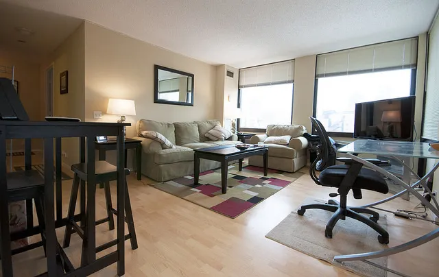 Lincoln Park Plaza Apartments