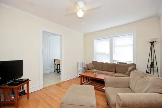 649 West Oakdale Apartments