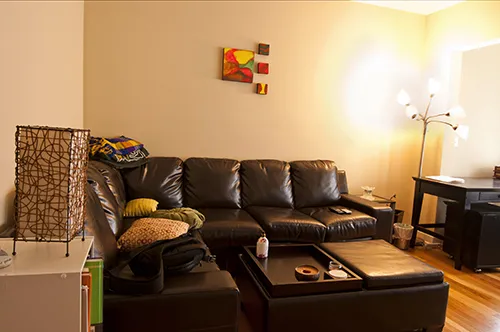 red brick exterior of the the streetside of 2247 Ridge Apartments