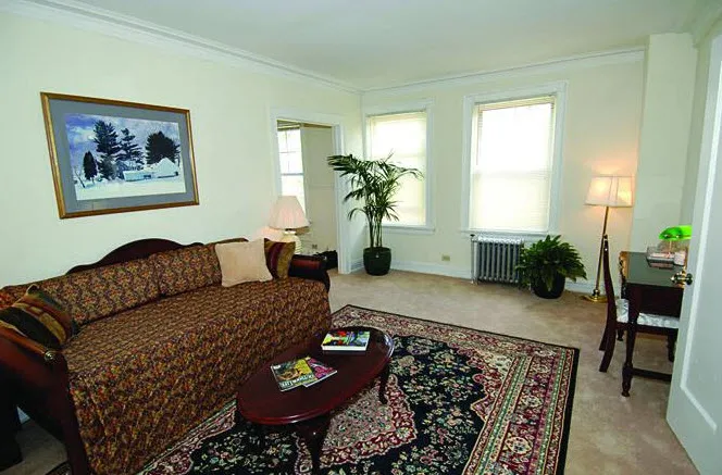 exterior of The Versailles Apartments in Hyde Park Chicago