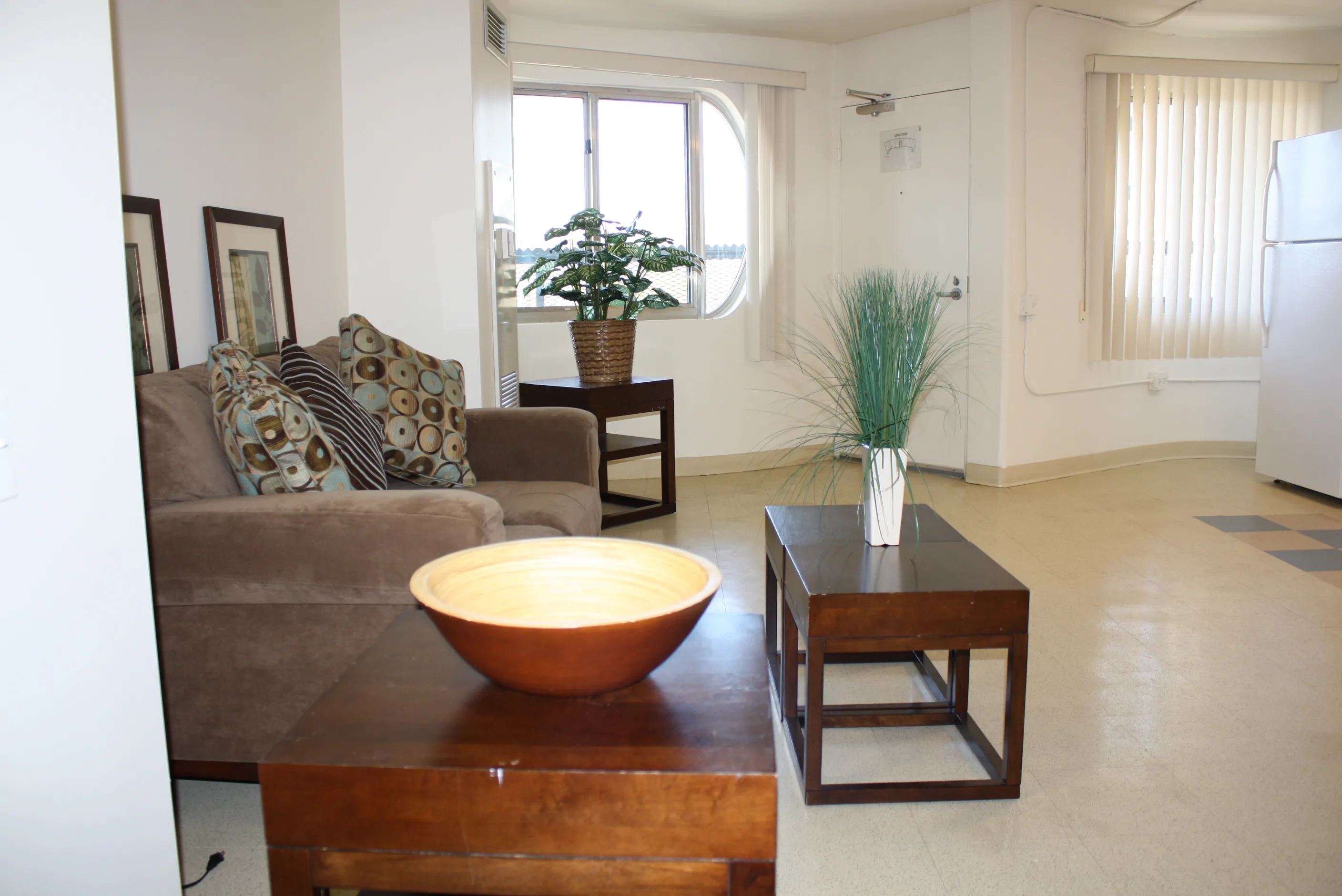 full building view of Hilliard Towers Senior Apartments in the South Loop