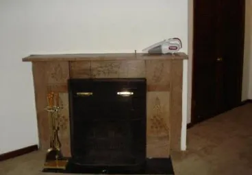 exterior red brick facade of vintage 814 N. State Apartments