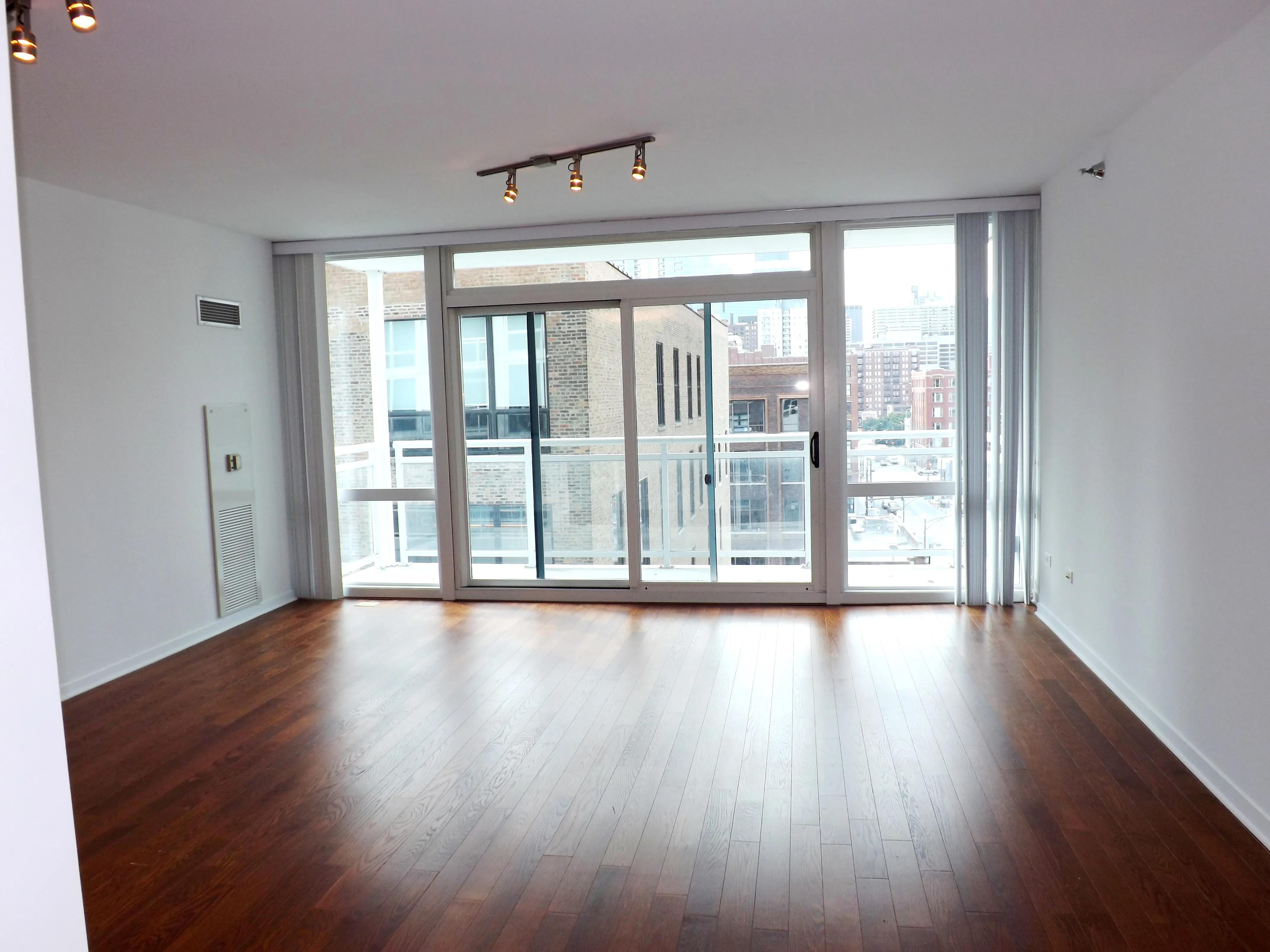 757 North Orleans Apartments