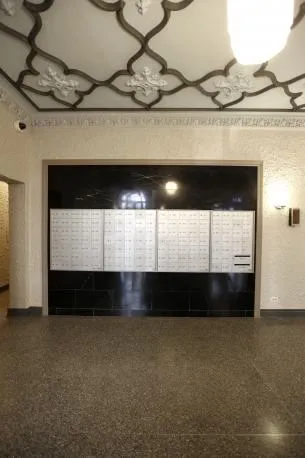 exterior of The Coronado Apartments located at 1061 West Rosemont in Edg