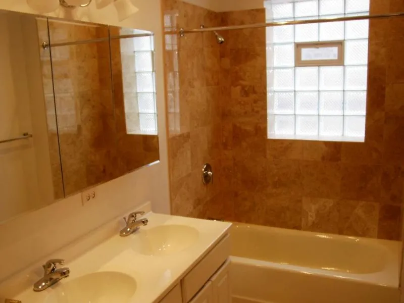 exterior of  The Harry Frank Building Apartments in Ravenswood Chicago