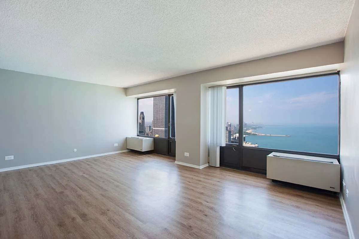 Axis Apartments Chicago skyline views