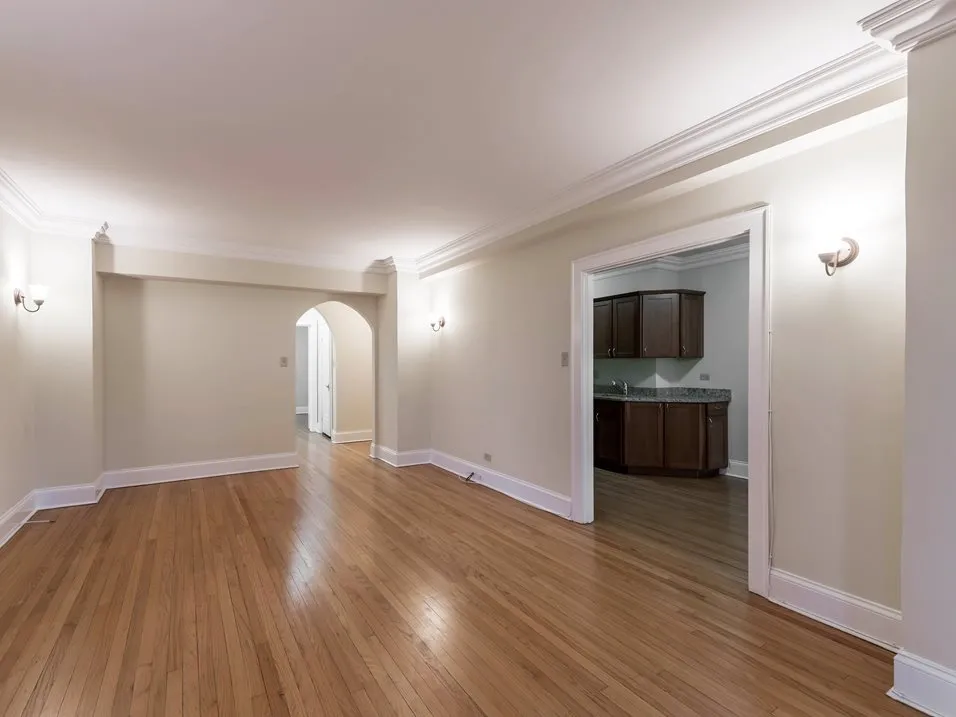 The Patricians Apartments in Lincoln Park, Chicago
