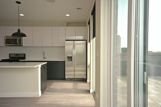 furnished living room at 4027 North Broadway Apartments