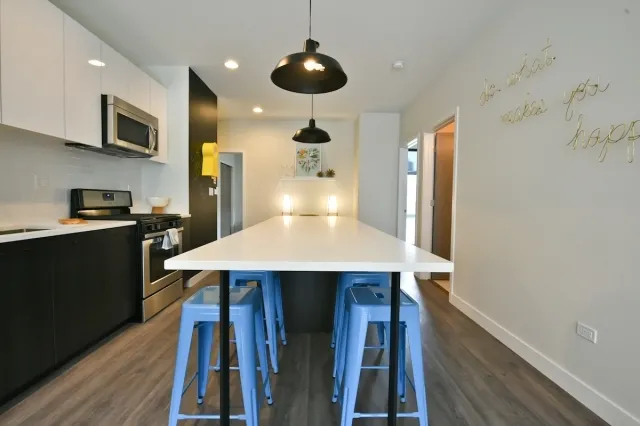furnished living room at 4027 North Broadway Apartments