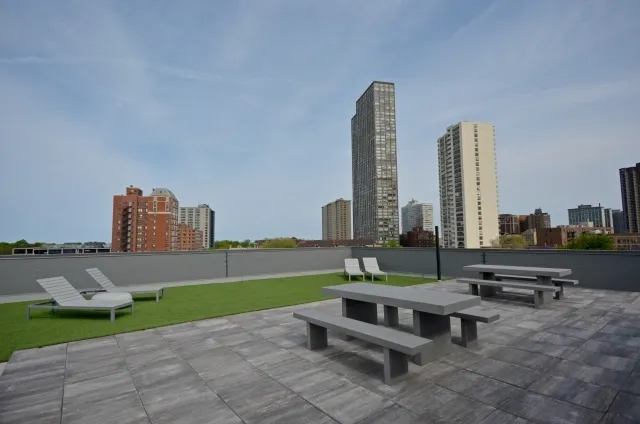 furnished living room at 4027 North Broadway Apartments