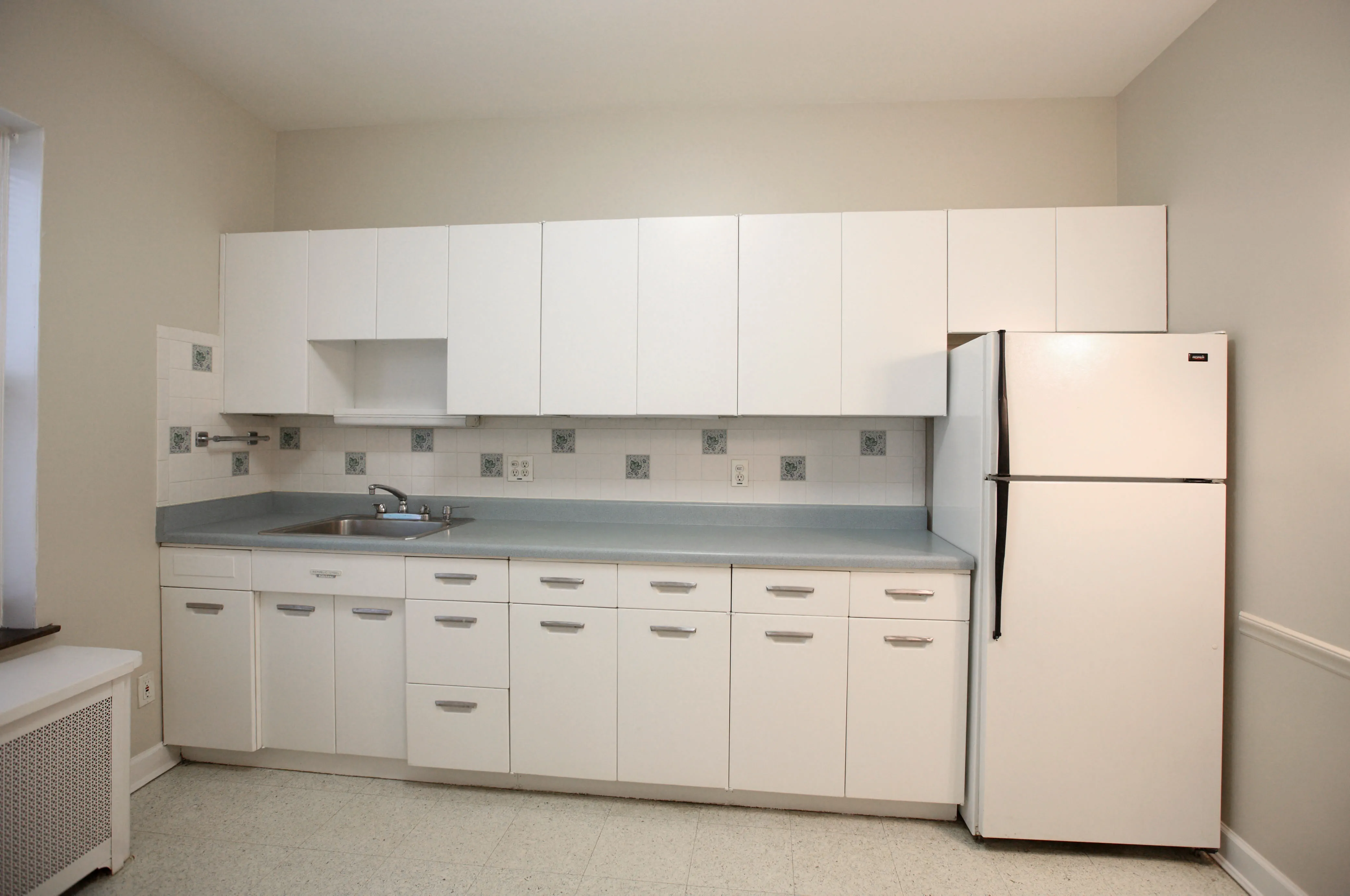 7765 N SHERIDAN RD 60626-The Sheridan Shores Apartments-unit#1A-Chicago-IL