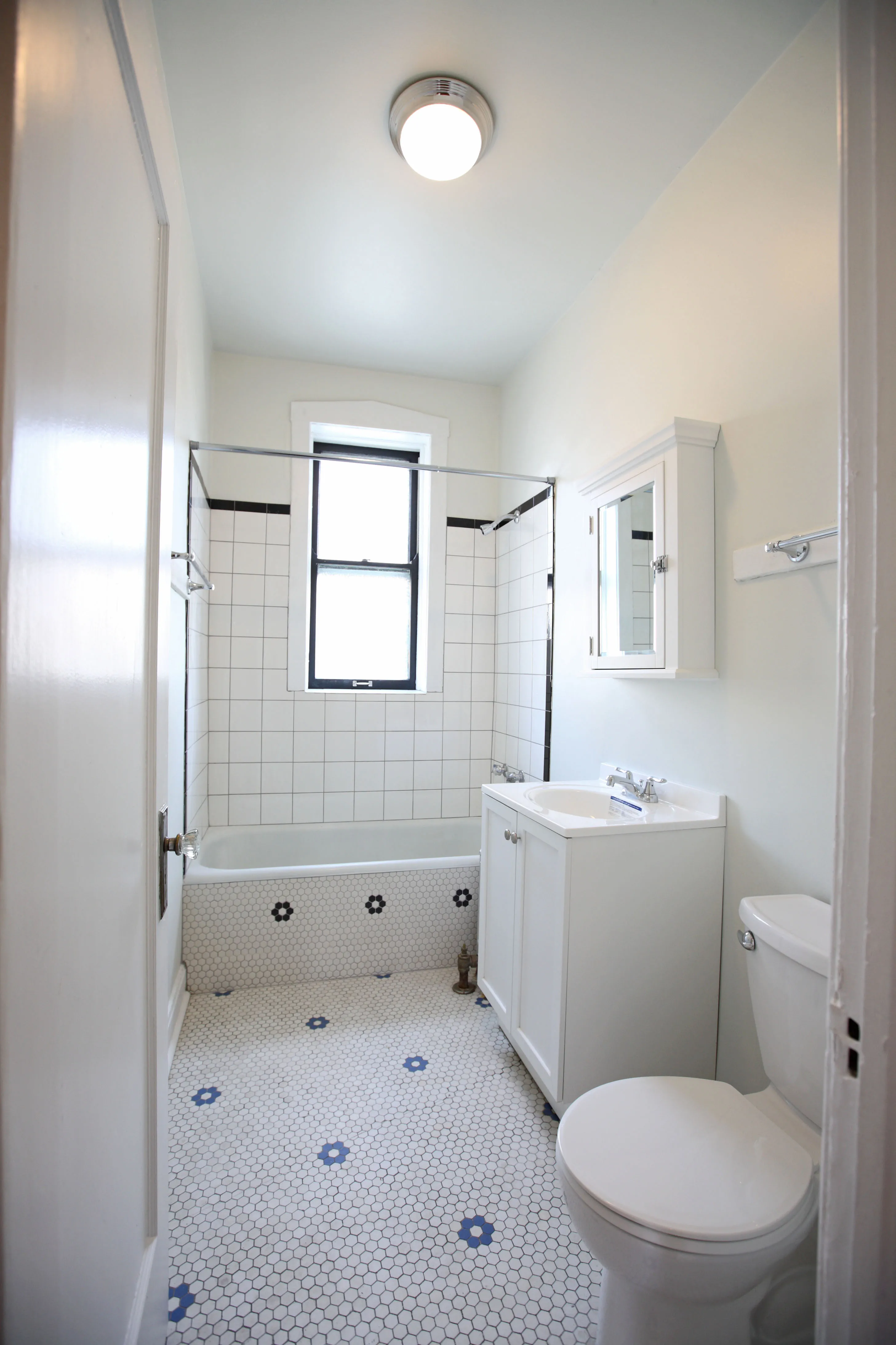 7765 N SHERIDAN RD 60626-The Sheridan Shores Apartments-unit#1A-Chicago-IL