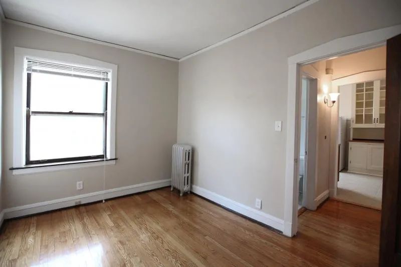 7665-7703 N Sheridan Apartments