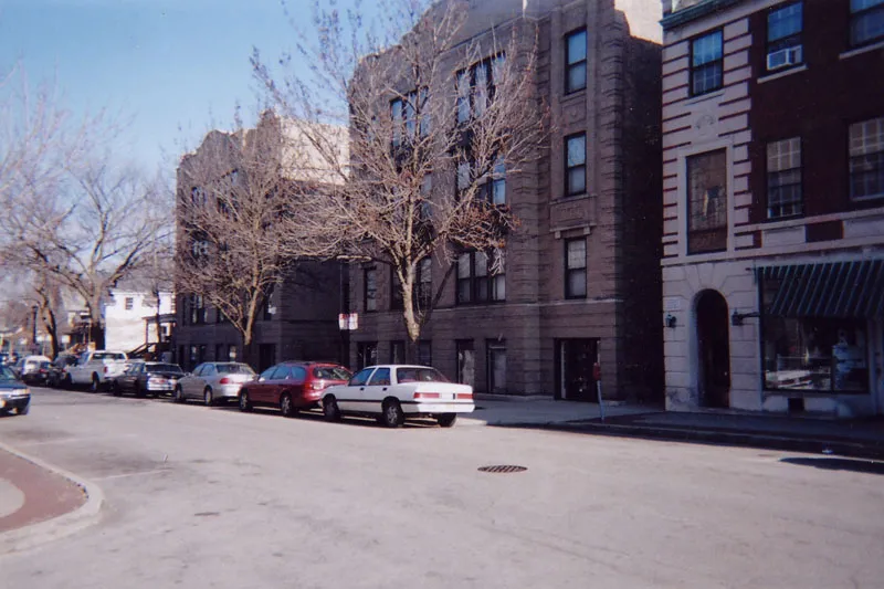 outside view from the street of 911 Sherman Apartments in Evanston, IL