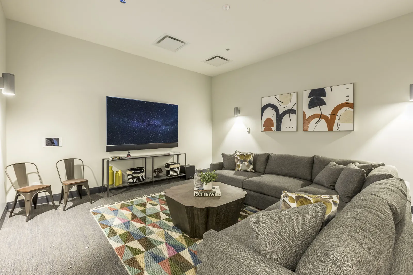 Edge on Broadway Apartments