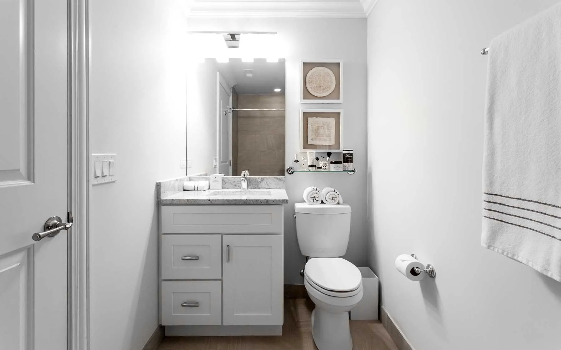 model living room unit at Madison Throop Place Apartments