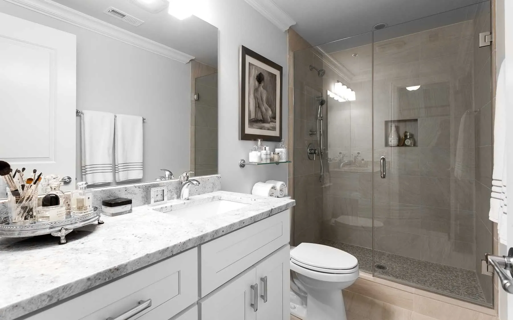 model living room unit at Madison Throop Place Apartments