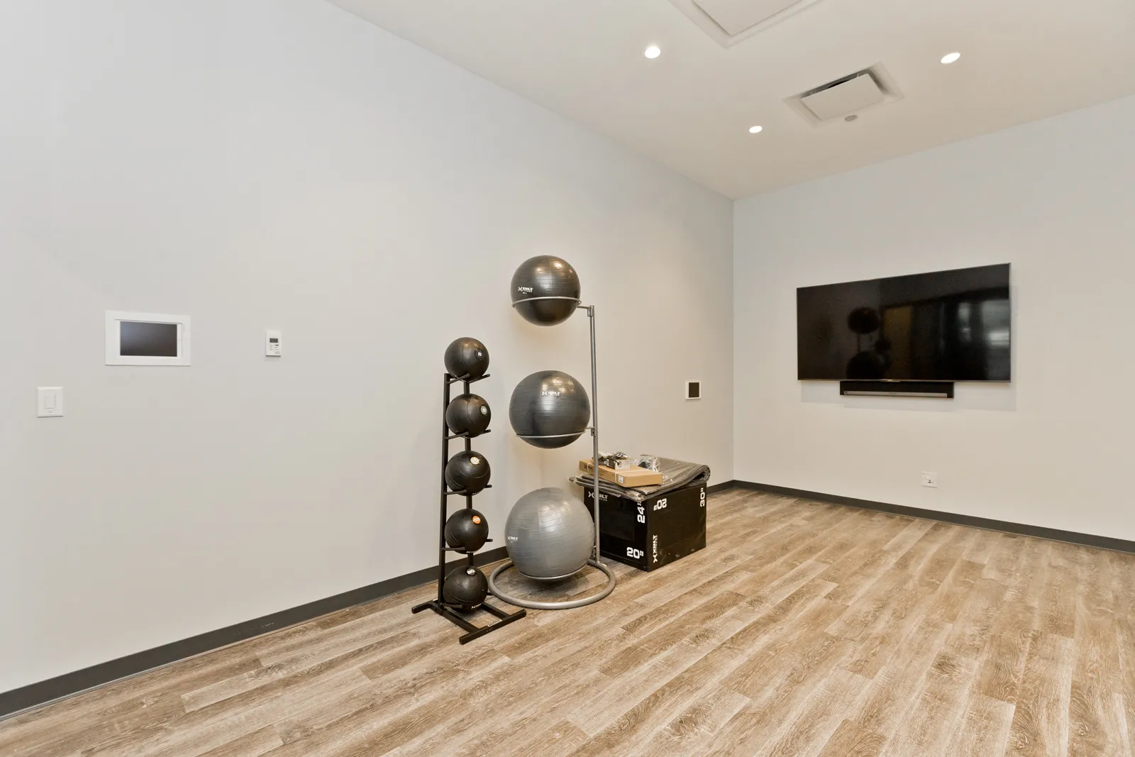 Edge on Broadway Apartments