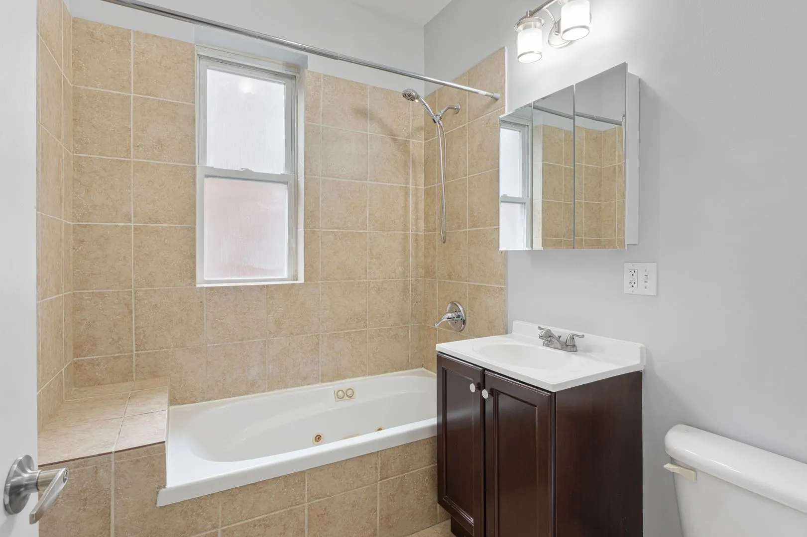 2001 W Jarvis Ave, ,  60645, USA 60645-unit#2-Chicago-IL