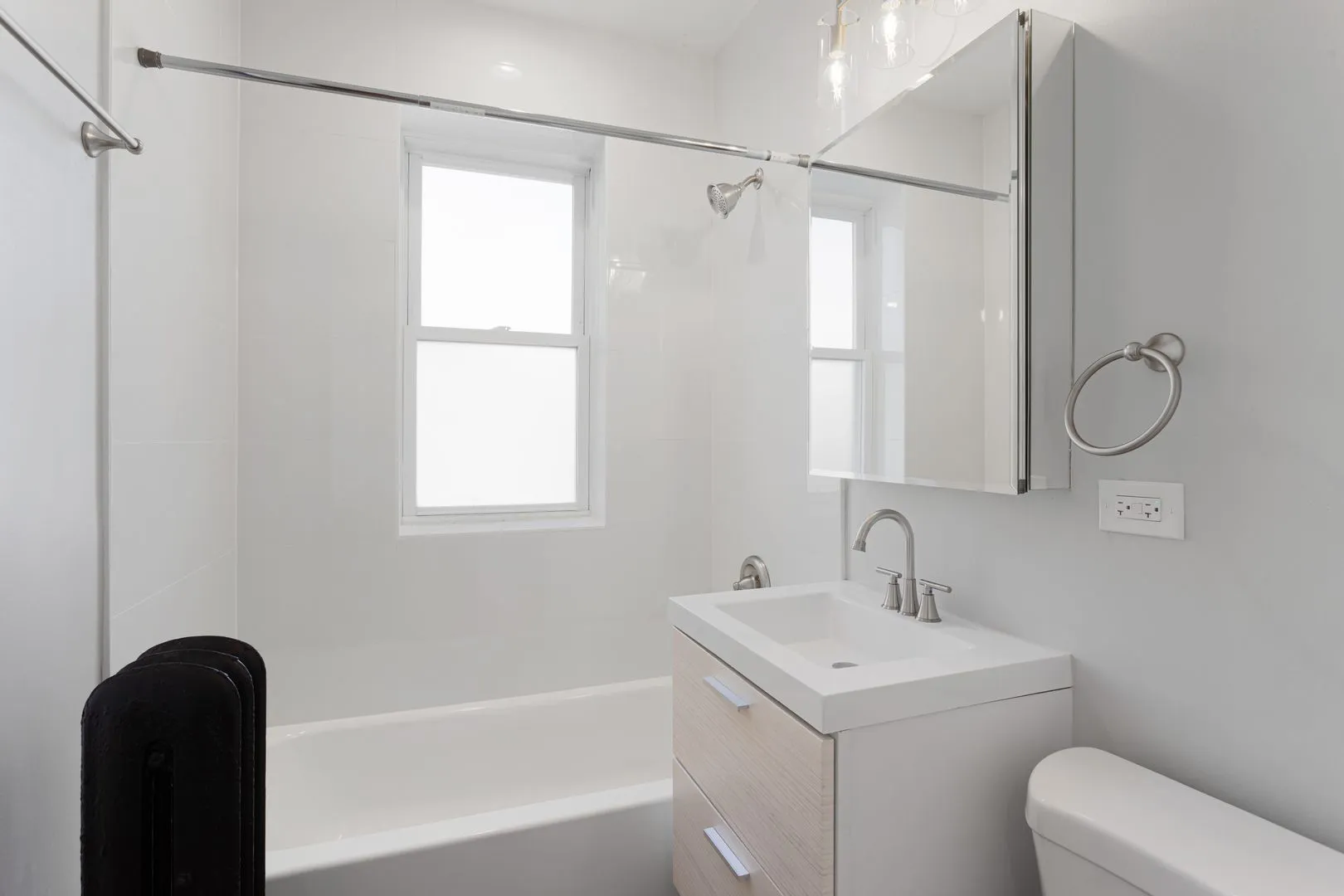 7387 N Damen Ave, ,  60645, USA 60645-unit#1E-Chicago-IL
