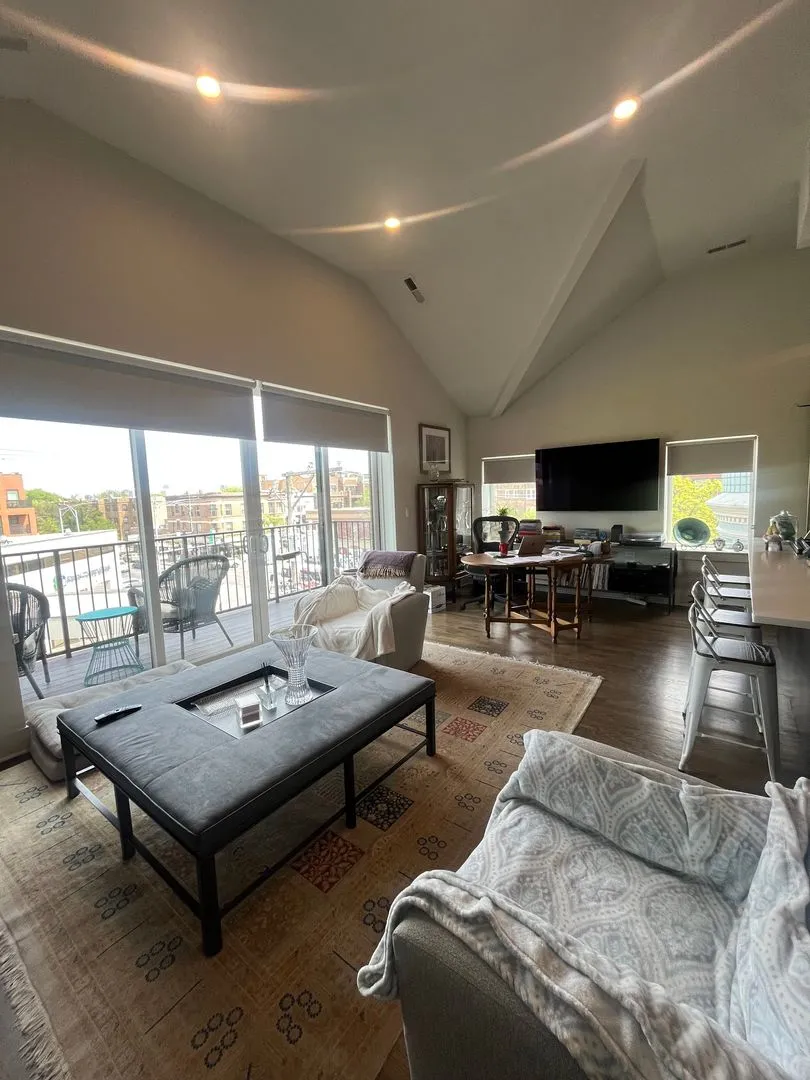 1418 W Addison St, ,  60613, USA 60613-unit#401-Chicago-IL