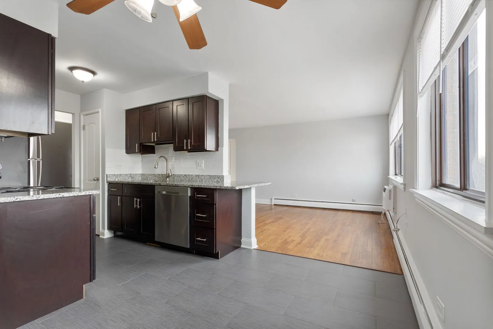 6826 N Ridge Blvd, , 60645, USA 60645-unit#404-Chicago-IL