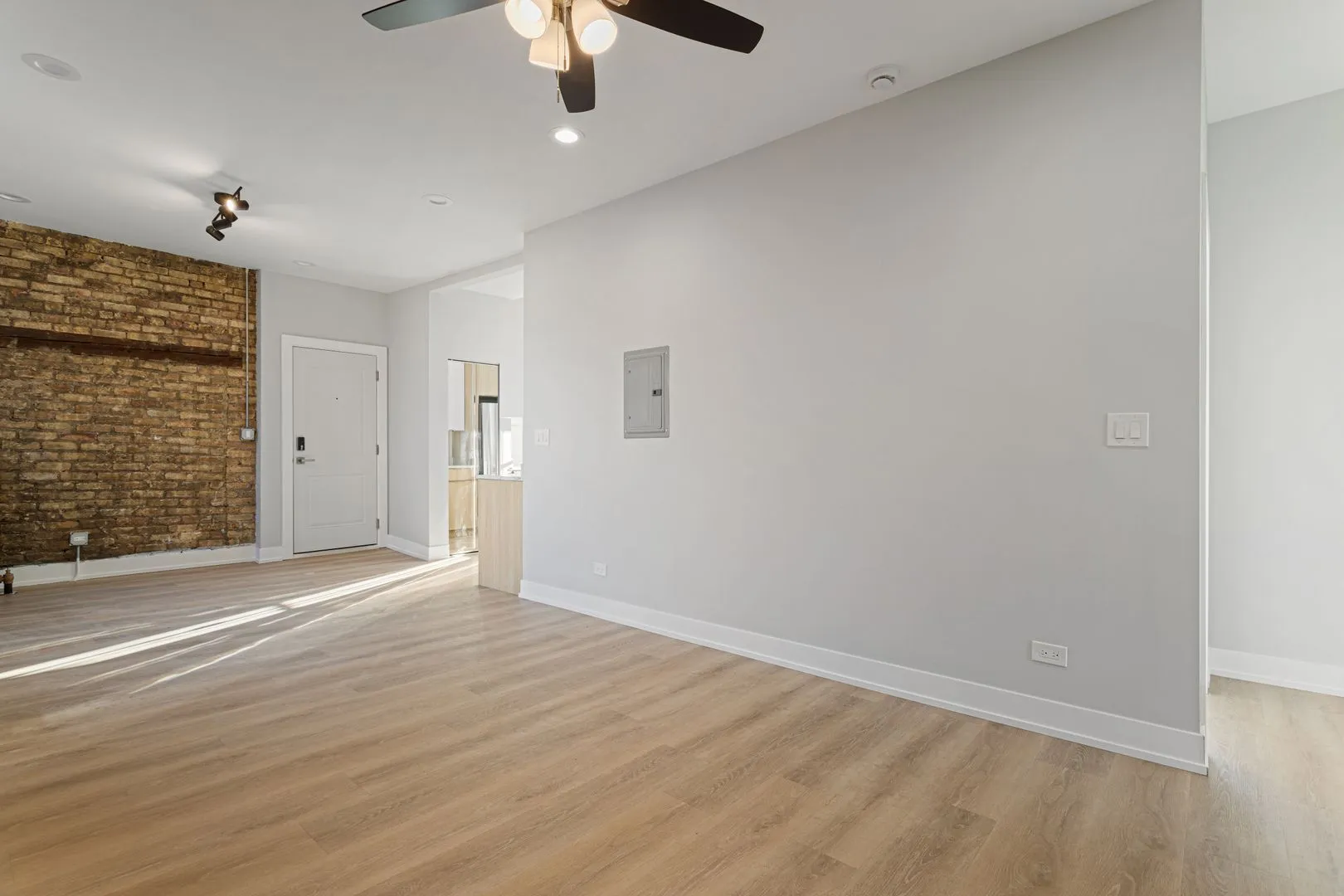 7421 N Clark St, , 60626, USA 60626-unit#3-Chicago-IL