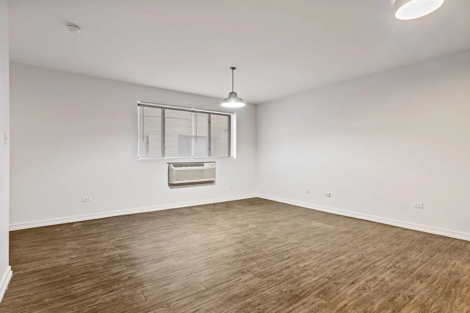 5411 N Winthrop Ave, , 60640, USA 60640-unit#218-Chicago-IL