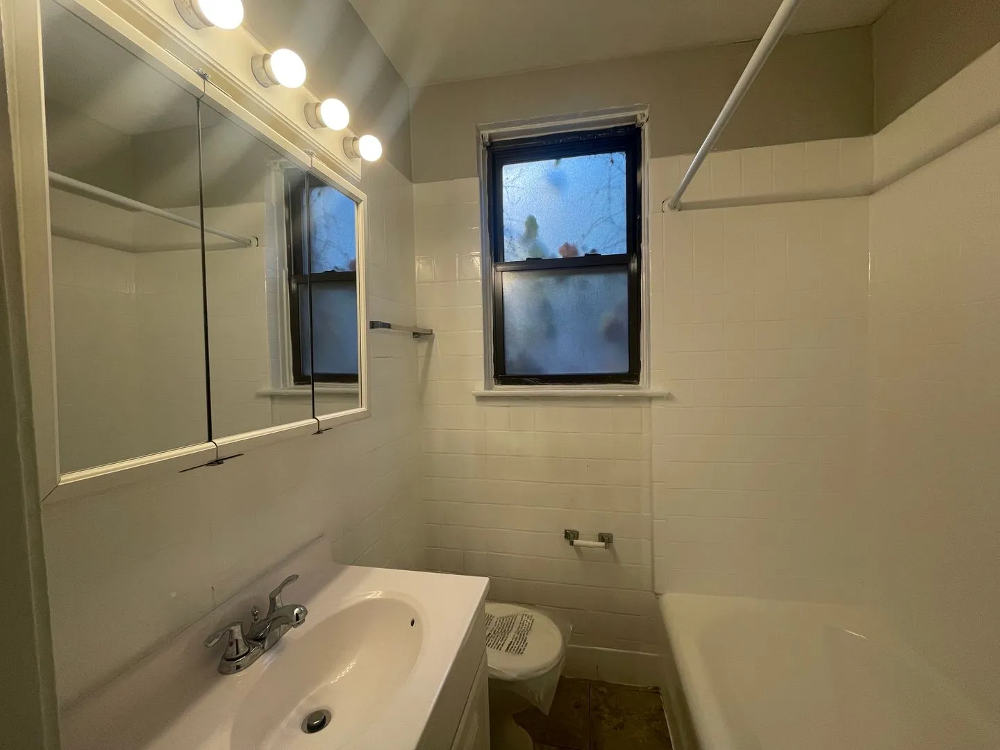 661 W Sheridan Rd, ,  60613, USA 60613-unit#607-Chicago-IL