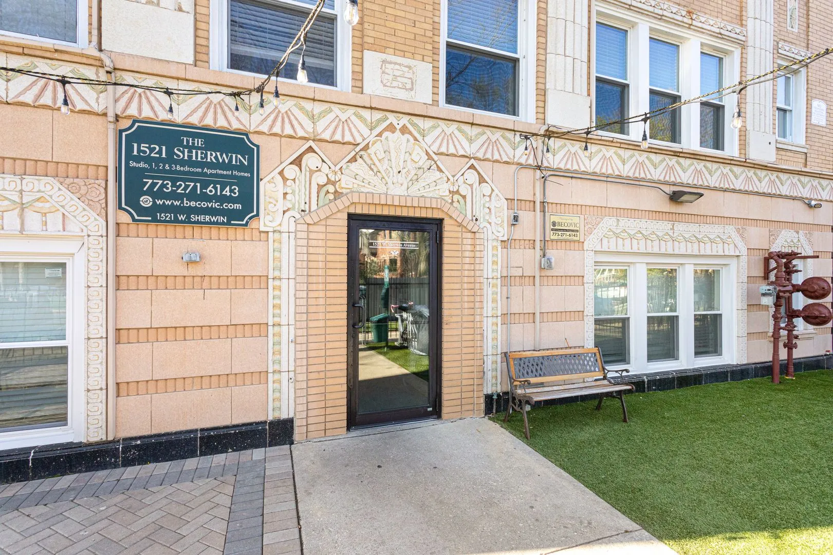 1521 W Sherwin Ave, ,  60626, USA 60626-unit#303-Chicago-IL