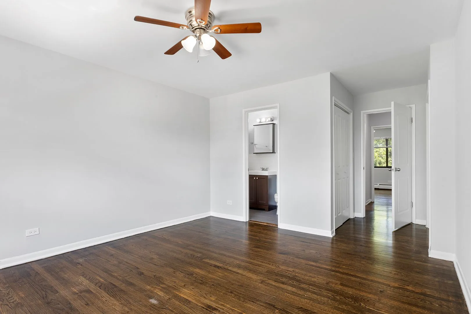 6826 N Ridge Blvd, , 60645, USA 60645-unit#301-Chicago-IL
