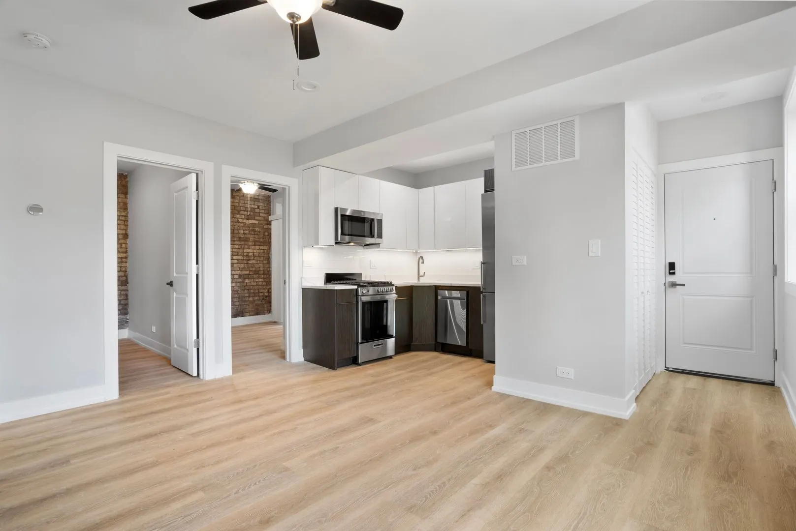 1552 W Juneway Terrace, ,  60626, USA 60626-unit#1F-Chicago-IL