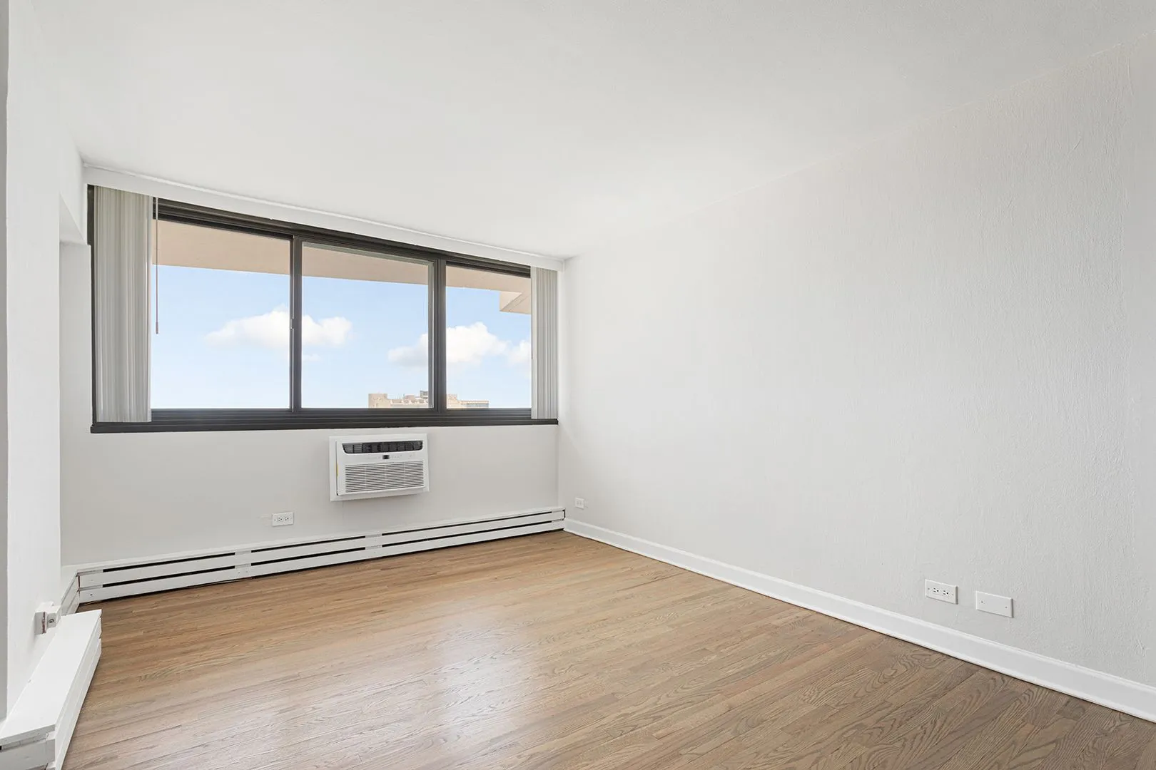 6166 N Sheridan Rd, , 60660, USA 60660-unit#24C-Chicago-IL