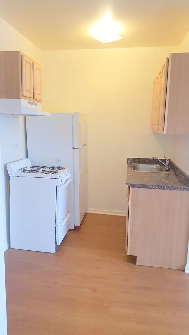 4031 N Kenmore Ave, ,  60613, USA 60613-unit#.412-Chicago-IL