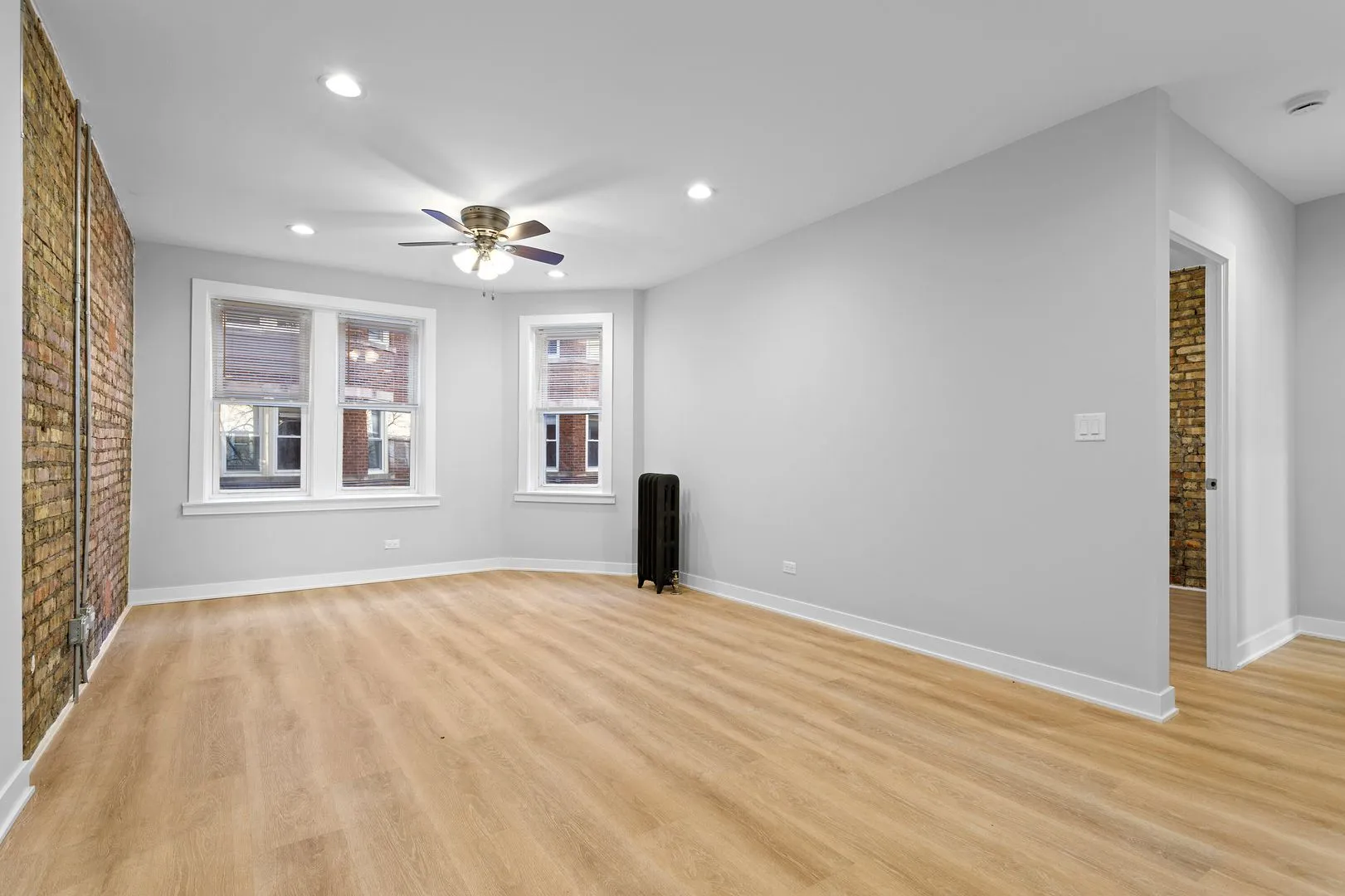 7387 N Damen Ave, ,  60645, USA 60645-unit#3W-Chicago-IL