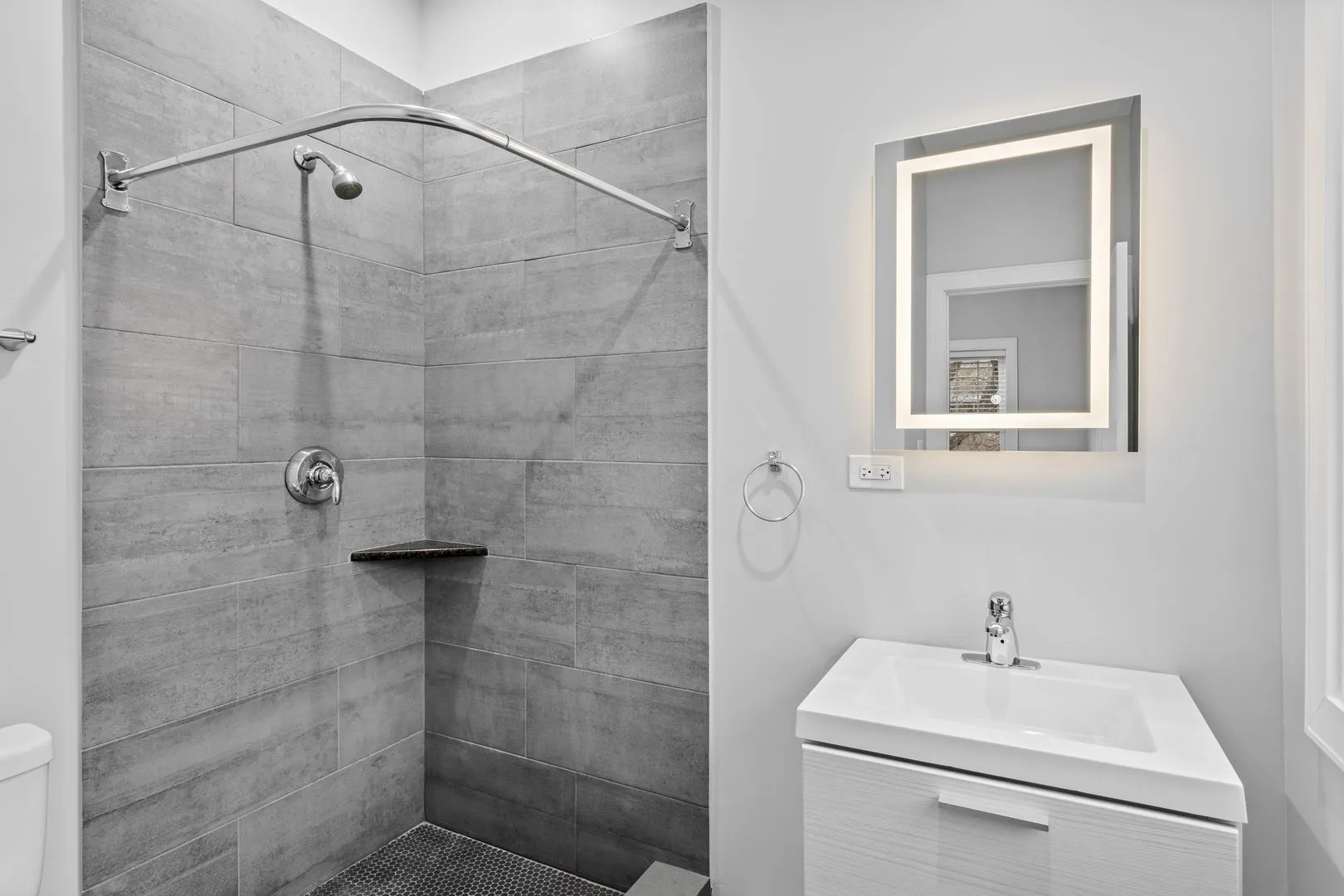 1055 W Glenlake Ave, ,  60660, USA 60660-unit#2-Chicago-IL